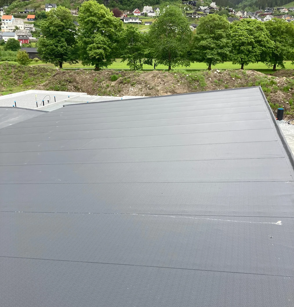 Taktekking av bustadbygg – Dale i Fjaler